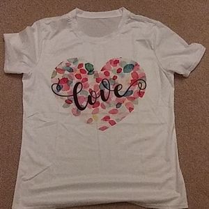 NWOT Heart love T-shirt